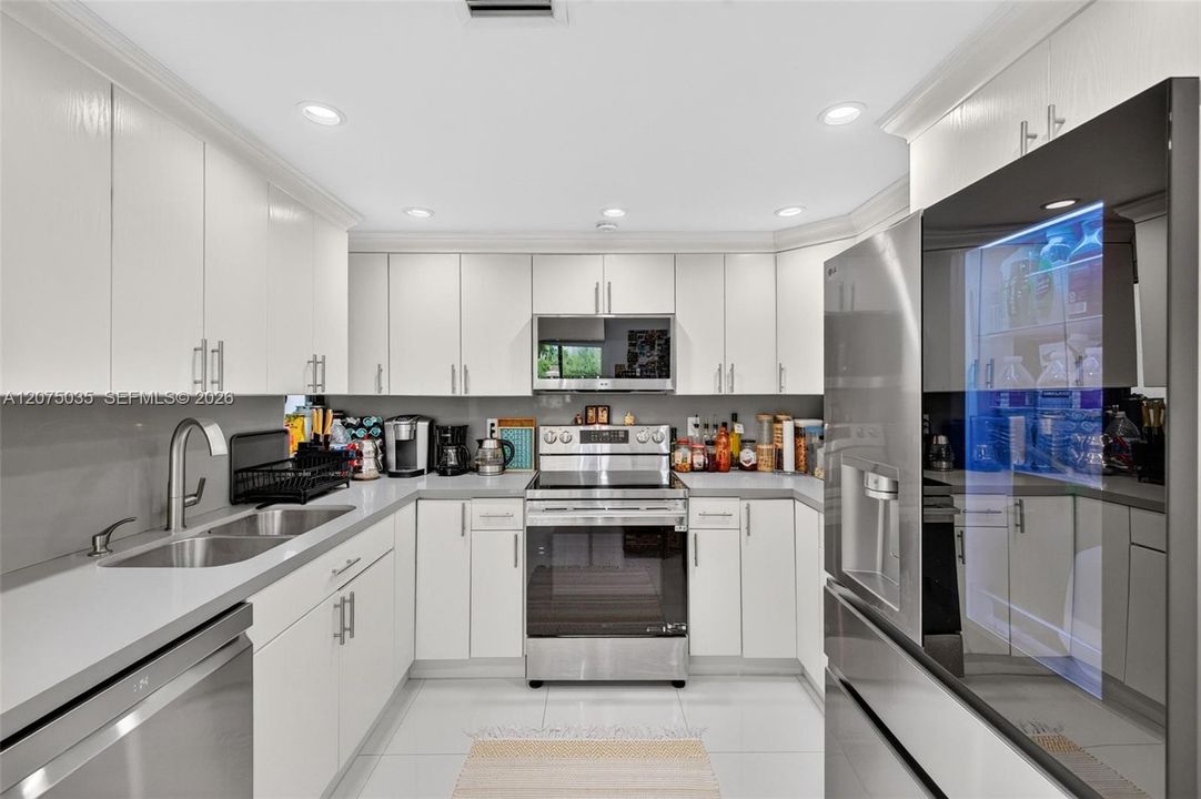 For Sale: $1,499,000 (3 beds, 2 baths, 2265 Square Feet)