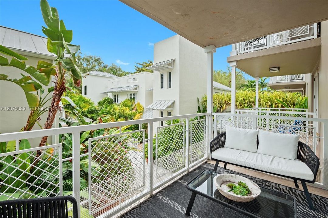 For Rent: $4,500 (1 beds, 2 baths, 1092 Square Feet)