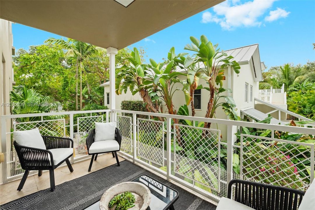 For Rent: $4,500 (1 beds, 2 baths, 1092 Square Feet)