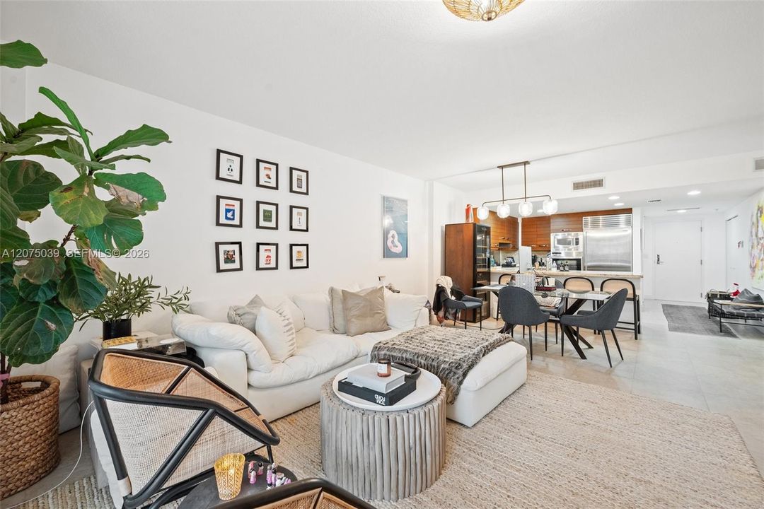 For Rent: $4,500 (1 beds, 2 baths, 1092 Square Feet)