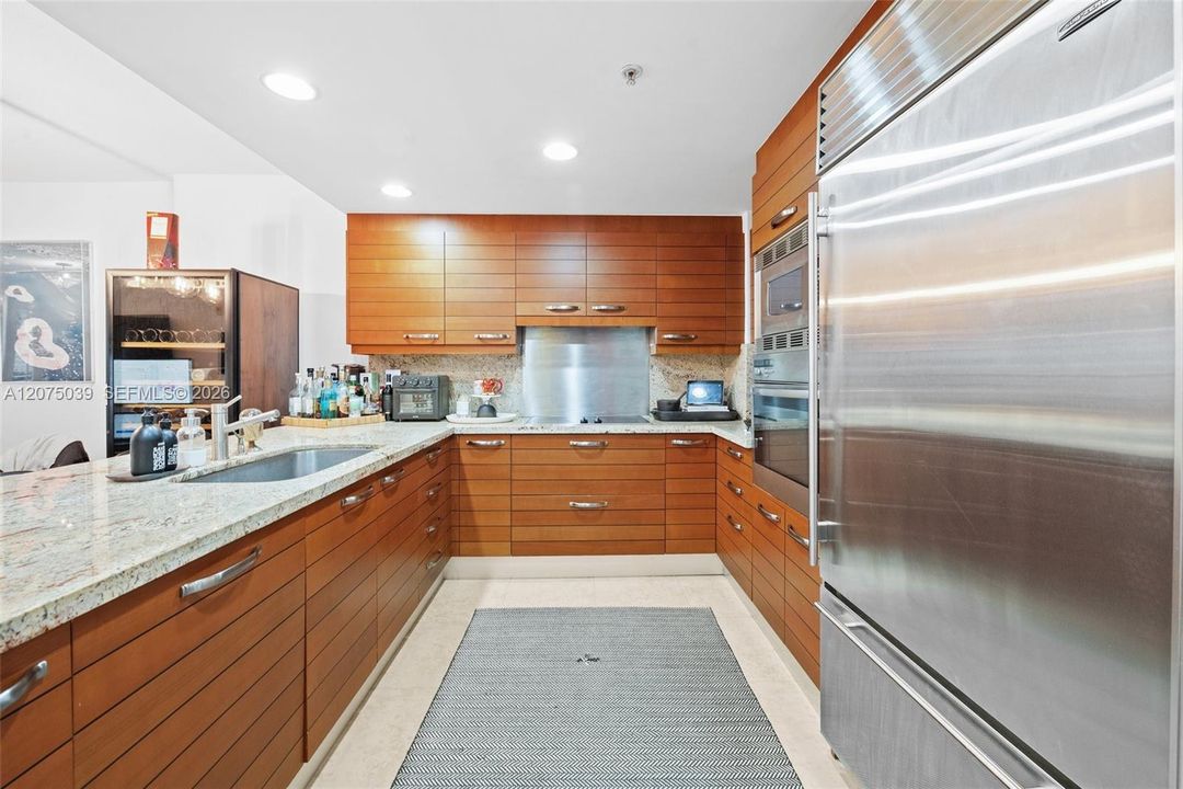 For Rent: $4,500 (1 beds, 2 baths, 1092 Square Feet)