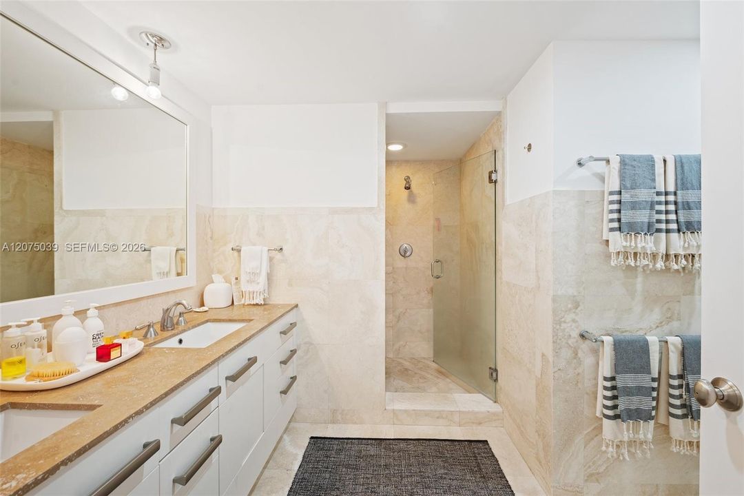 For Rent: $4,500 (1 beds, 2 baths, 1092 Square Feet)
