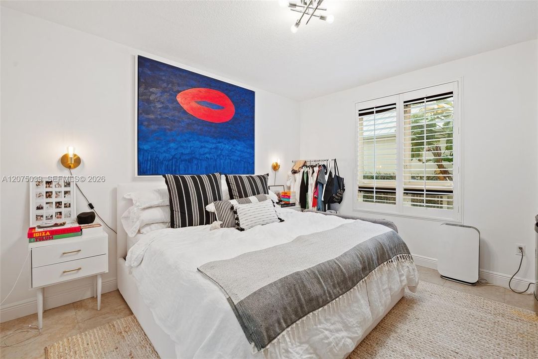 For Rent: $4,500 (1 beds, 2 baths, 1092 Square Feet)