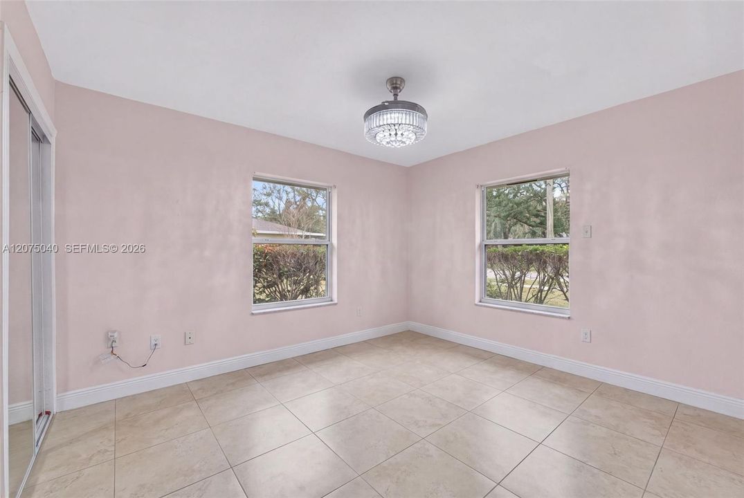 For Sale: $475,000 (3 beds, 2 baths, 1272 Square Feet)