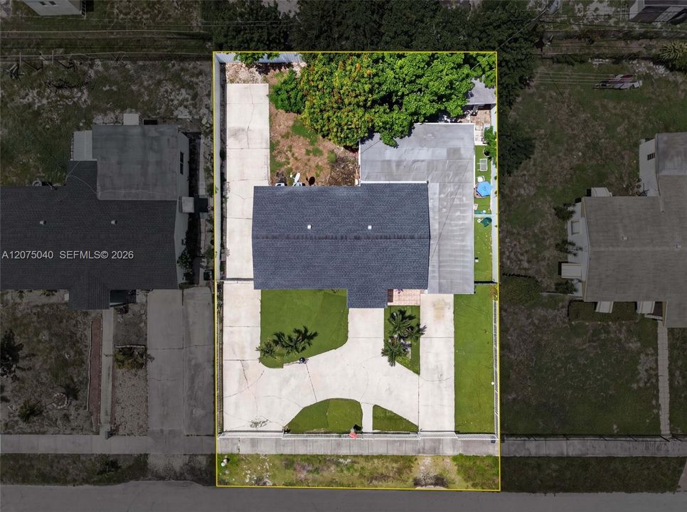 For Sale: $475,000 (3 beds, 2 baths, 1272 Square Feet)
