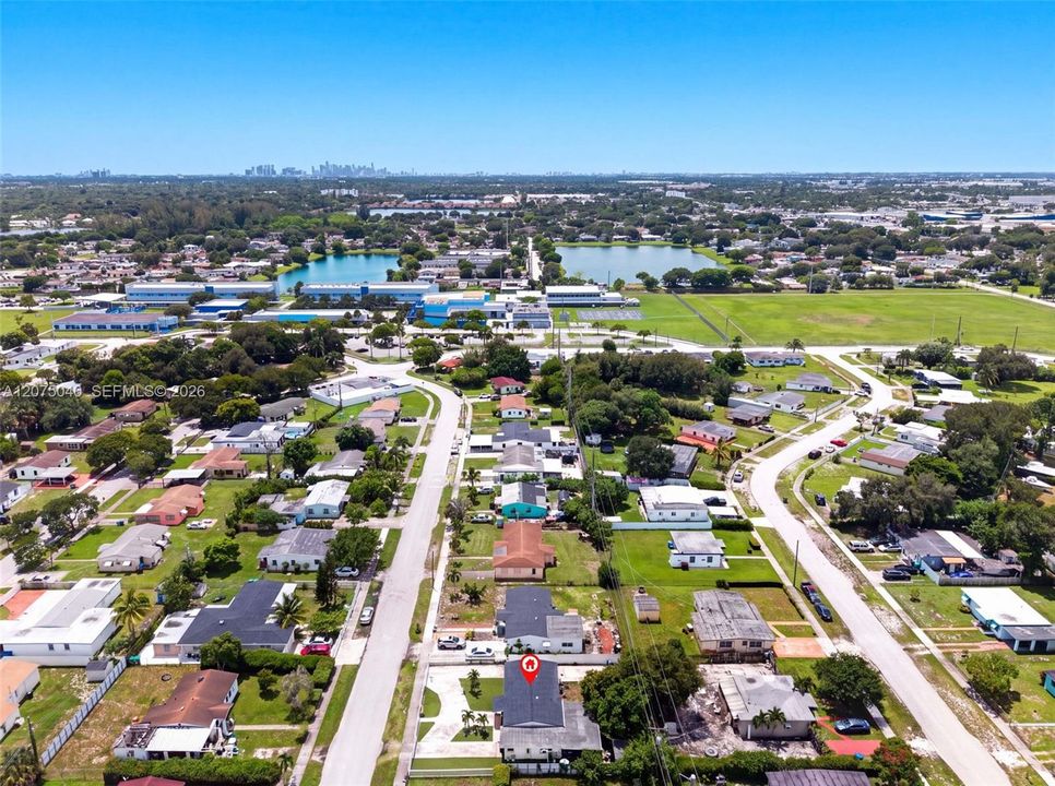 For Sale: $475,000 (3 beds, 2 baths, 1272 Square Feet)