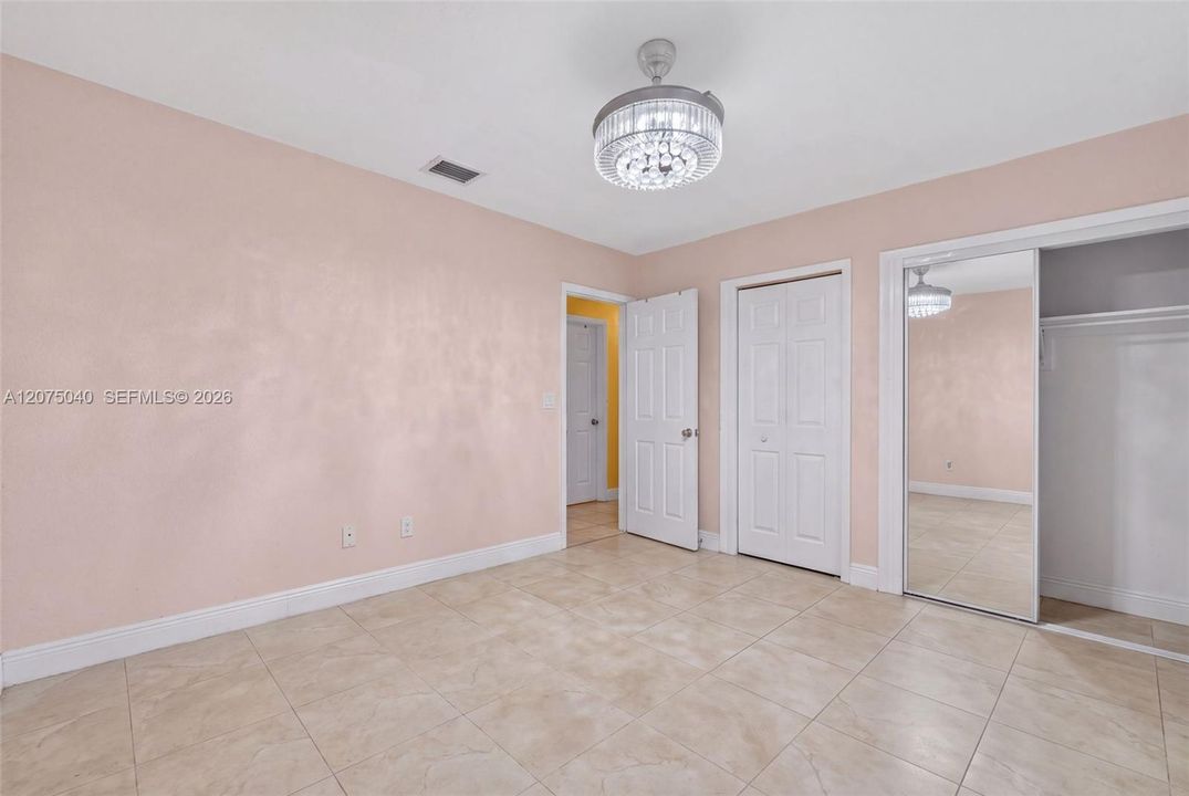 For Sale: $475,000 (3 beds, 2 baths, 1272 Square Feet)