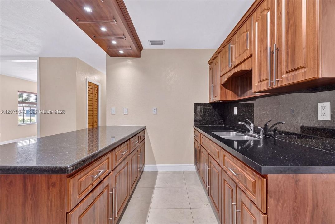 For Sale: $475,000 (3 beds, 2 baths, 1272 Square Feet)