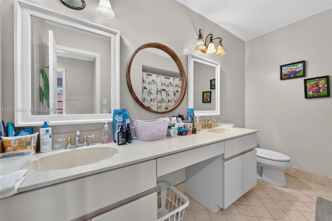 For Sale: $875,000 (4 beds, 2 baths, 2103 Square Feet)