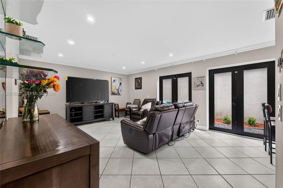 For Sale: $875,000 (4 beds, 2 baths, 2103 Square Feet)