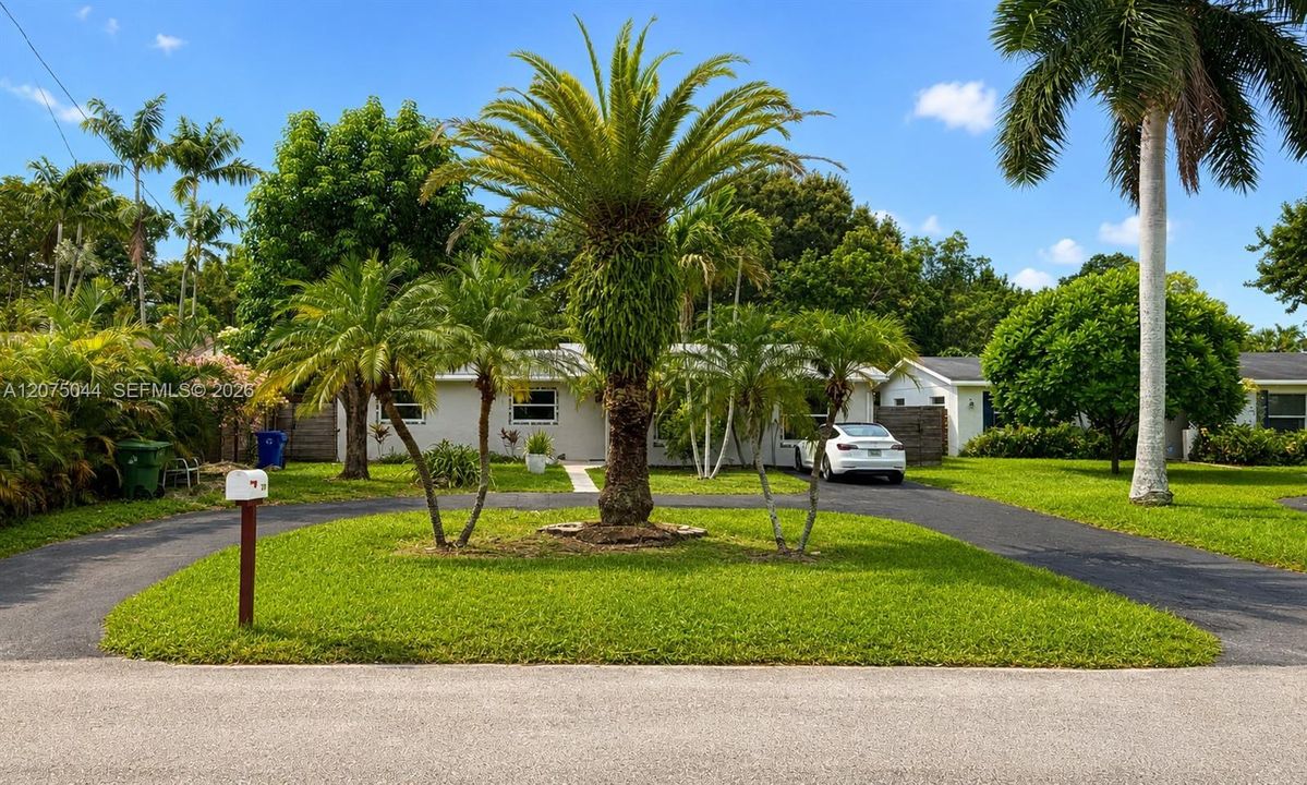 For Rent: $4,450 (3 beds, 2 baths, 1425 Square Feet)