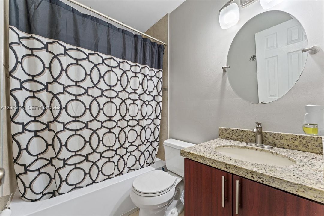 For Sale: $420,000 (2 beds, 1 baths, 720 Square Feet)