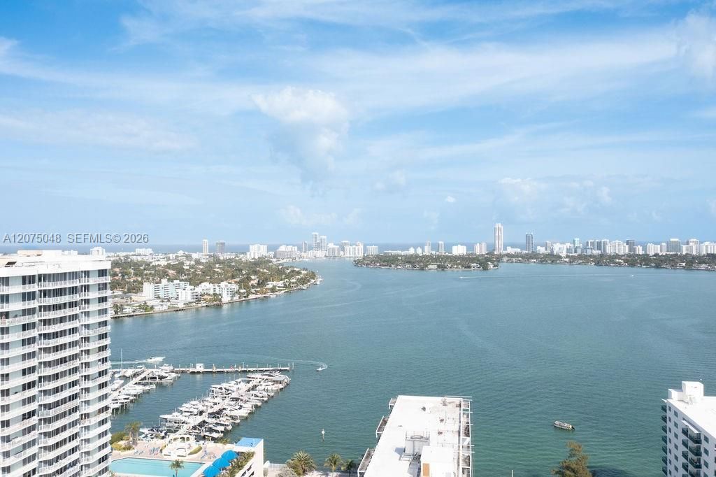 For Rent: $4,500 (2 beds, 2 baths, 1030 Square Feet)