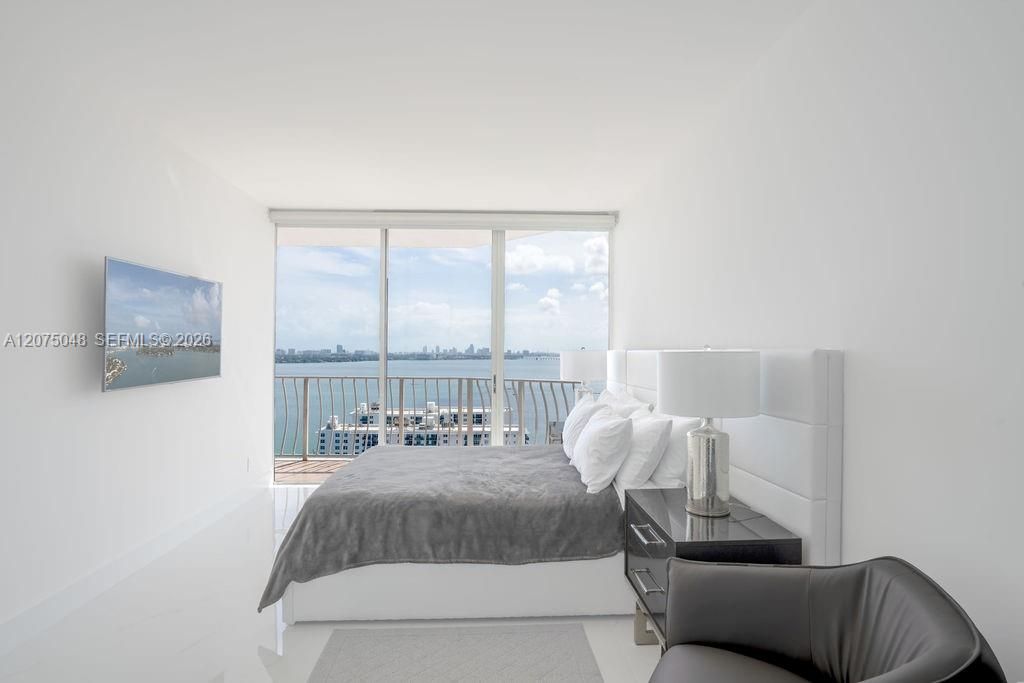 For Rent: $4,500 (2 beds, 2 baths, 1030 Square Feet)
