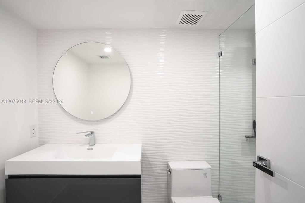 For Rent: $4,500 (2 beds, 2 baths, 1030 Square Feet)