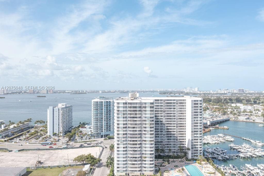 For Rent: $4,500 (2 beds, 2 baths, 1030 Square Feet)