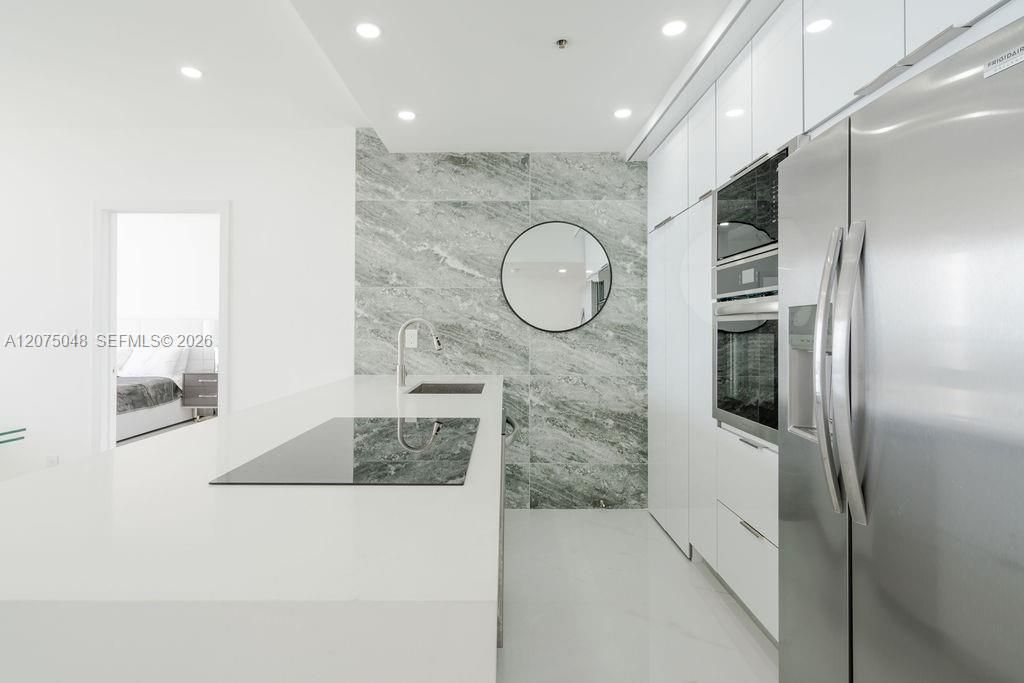 For Rent: $4,500 (2 beds, 2 baths, 1030 Square Feet)