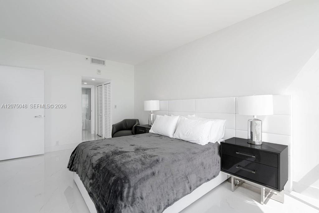 For Rent: $4,500 (2 beds, 2 baths, 1030 Square Feet)