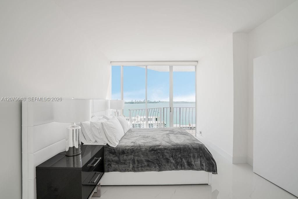 For Rent: $4,500 (2 beds, 2 baths, 1030 Square Feet)