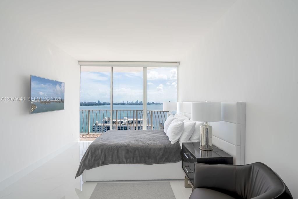 For Rent: $4,500 (2 beds, 2 baths, 1030 Square Feet)