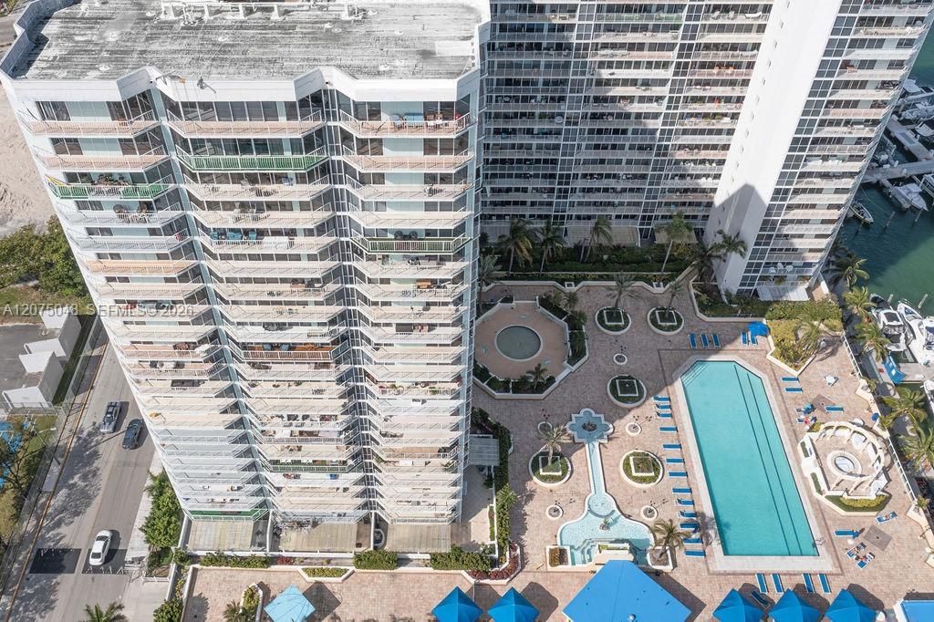 For Rent: $4,500 (2 beds, 2 baths, 1030 Square Feet)