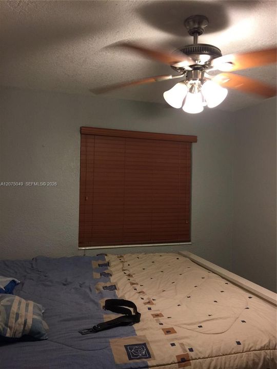 For Sale: $199,999 (2 beds, 1 baths, 650 Square Feet)