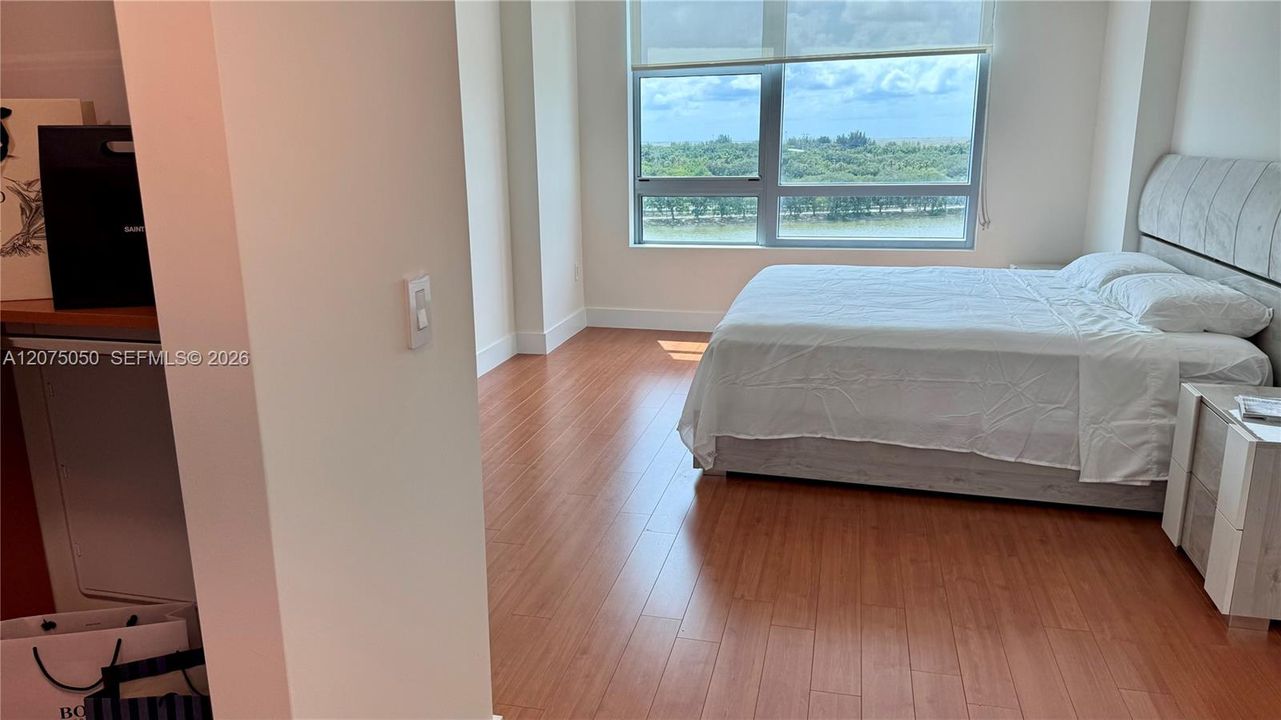 For Sale: $350,000 (3 beds, 2 baths, 1271 Square Feet)