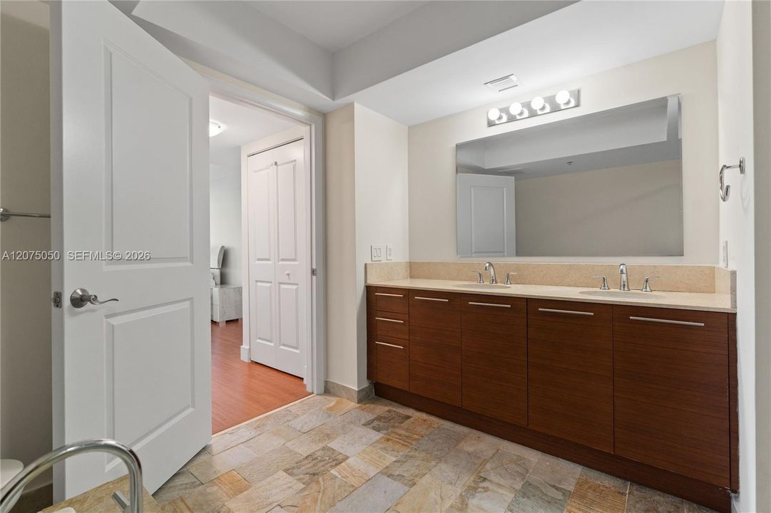 For Sale: $350,000 (3 beds, 2 baths, 1271 Square Feet)