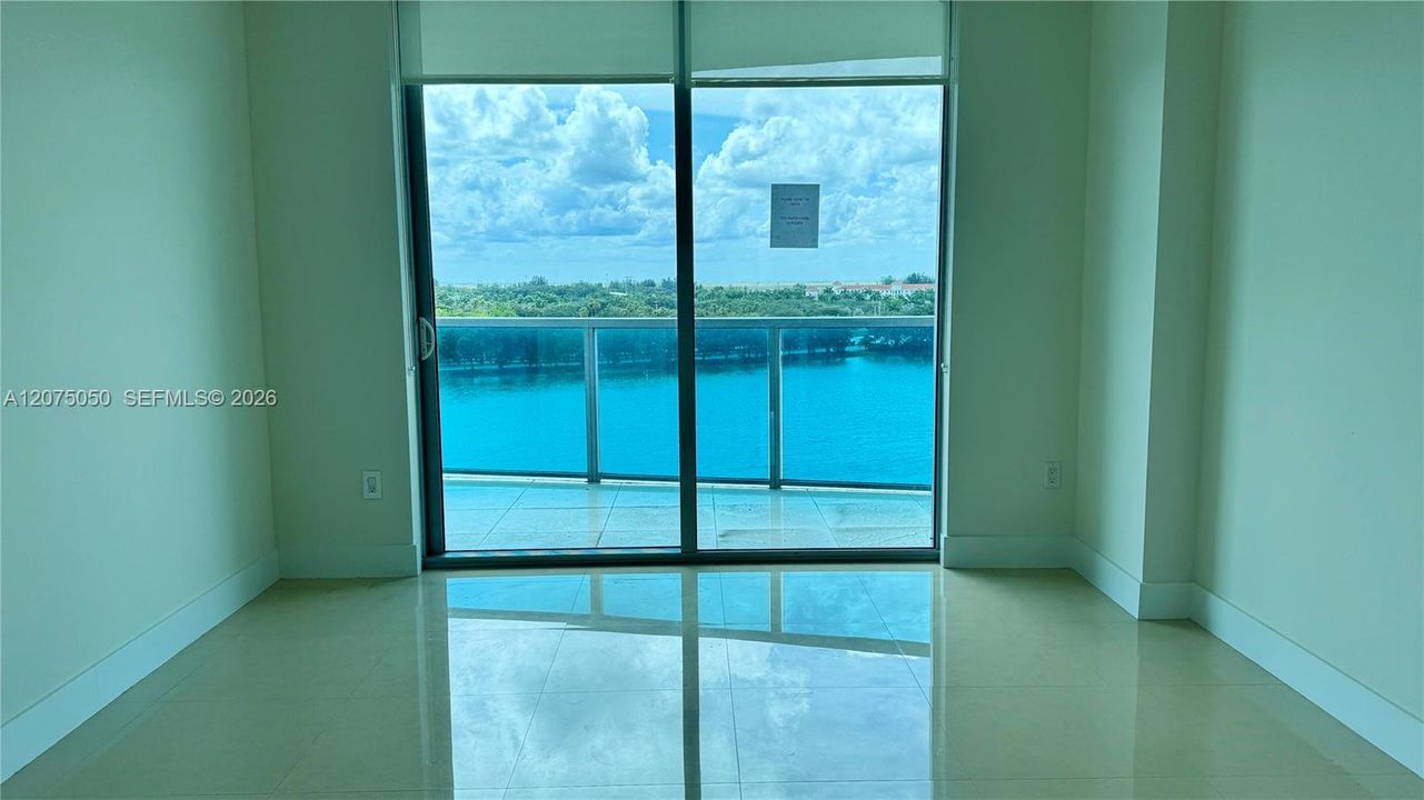 For Sale: $350,000 (3 beds, 2 baths, 1271 Square Feet)
