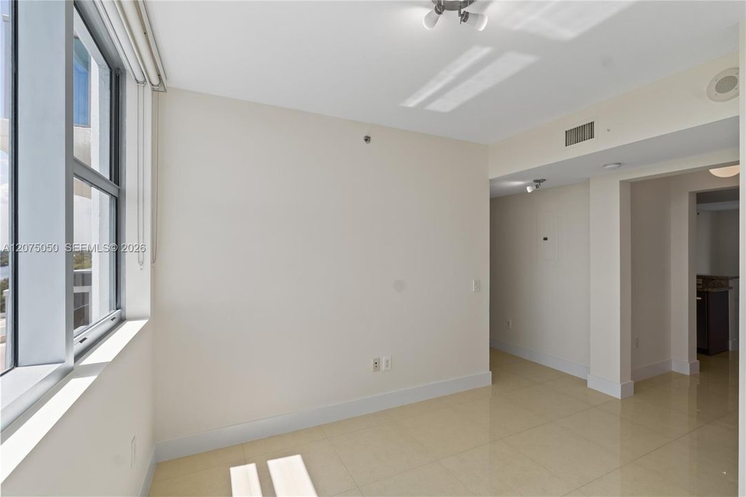 For Sale: $350,000 (3 beds, 2 baths, 1271 Square Feet)