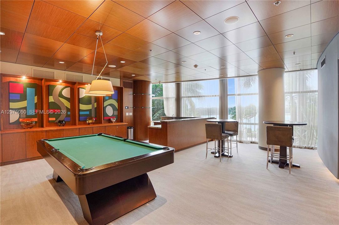 For Sale: $350,000 (3 beds, 2 baths, 1271 Square Feet)