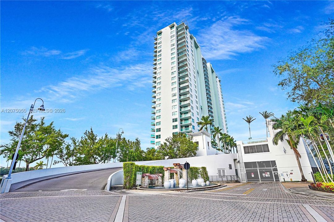 For Sale: $350,000 (3 beds, 2 baths, 1271 Square Feet)