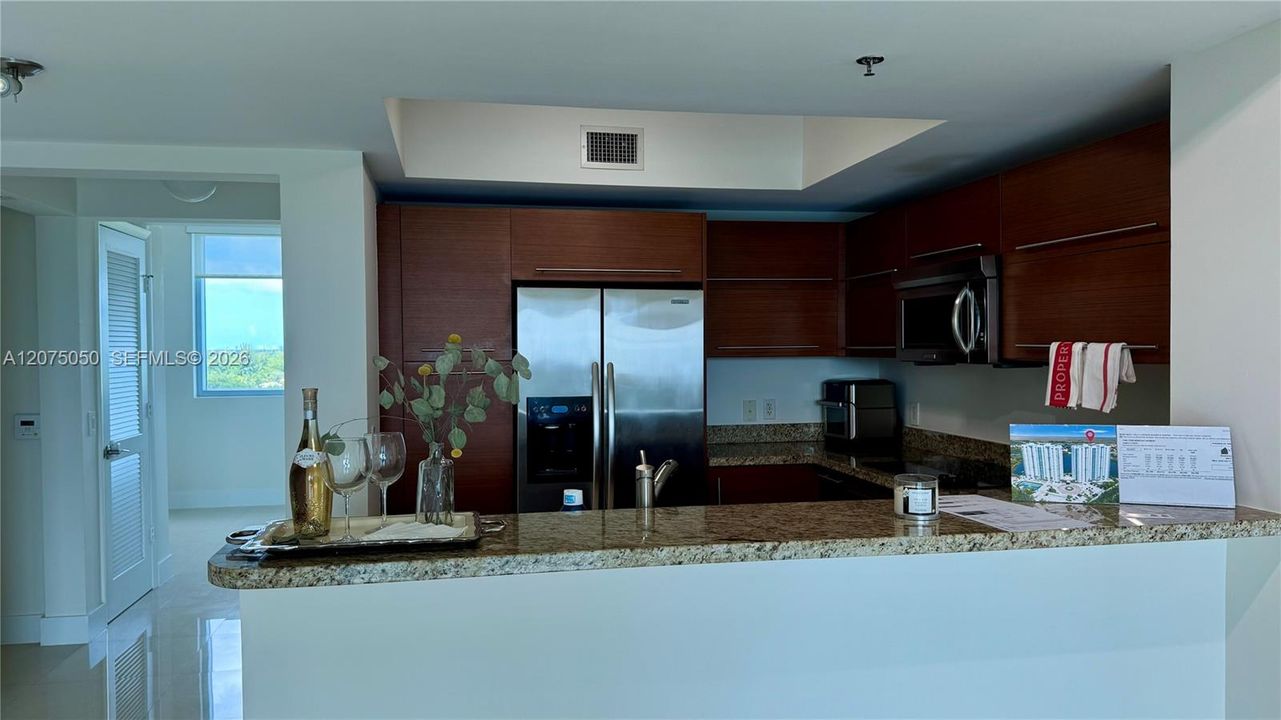 For Sale: $350,000 (3 beds, 2 baths, 1271 Square Feet)