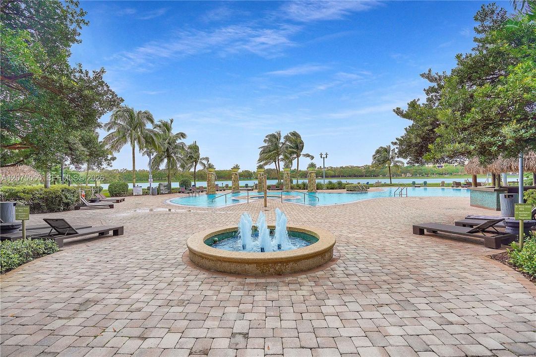 For Sale: $350,000 (3 beds, 2 baths, 1271 Square Feet)