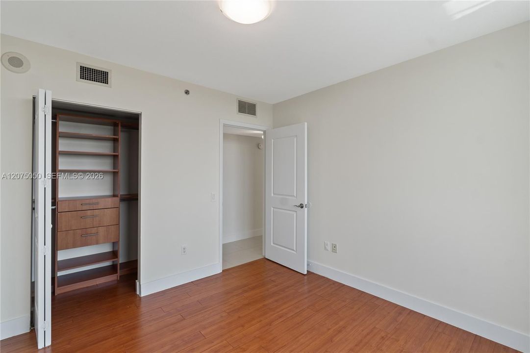 For Sale: $350,000 (3 beds, 2 baths, 1271 Square Feet)