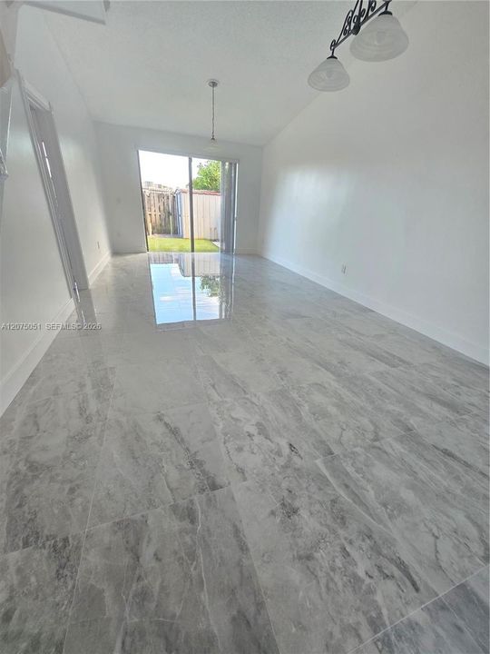 For Rent: $2,900 (3 beds, 2 baths, 1032 Square Feet)