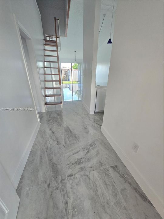 For Rent: $2,900 (3 beds, 2 baths, 1032 Square Feet)