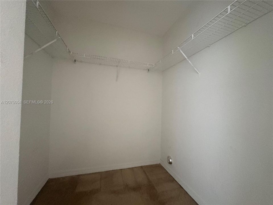 For Rent: $2,400 (3 beds, 2 baths, 1182 Square Feet)
