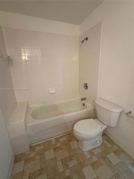For Rent: $2,400 (3 beds, 2 baths, 1182 Square Feet)