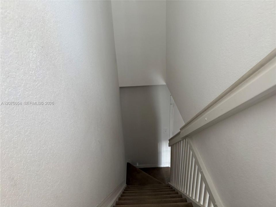 For Rent: $2,400 (3 beds, 2 baths, 1182 Square Feet)