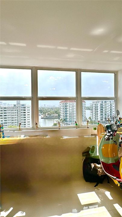 For Sale: $949,000 (2 beds, 2 baths, 1550 Square Feet)