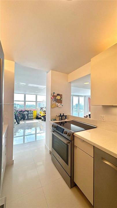 For Sale: $949,000 (2 beds, 2 baths, 1550 Square Feet)