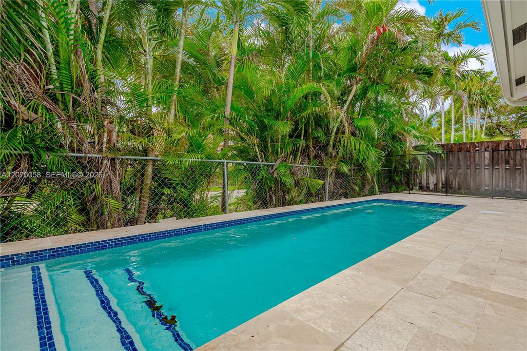 For Rent: $5,600 (3 beds, 2 baths, 1878 Square Feet)