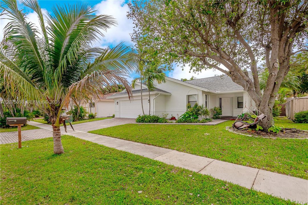 For Rent: $5,600 (3 beds, 2 baths, 1878 Square Feet)