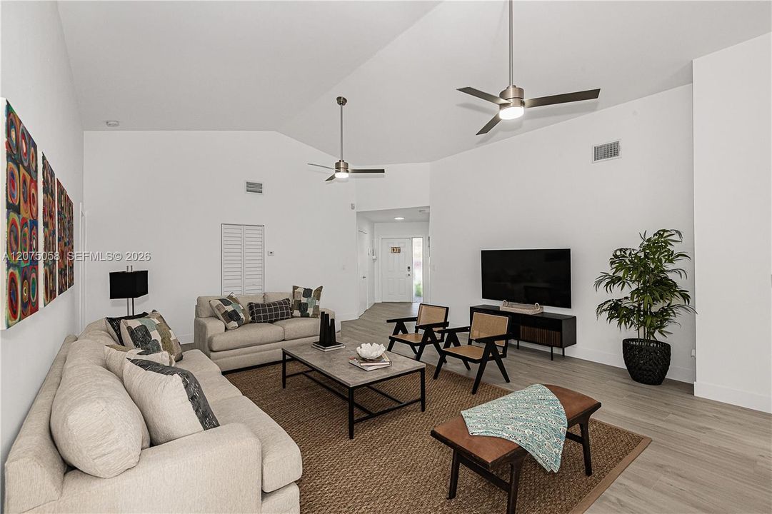 For Rent: $5,600 (3 beds, 2 baths, 1878 Square Feet)