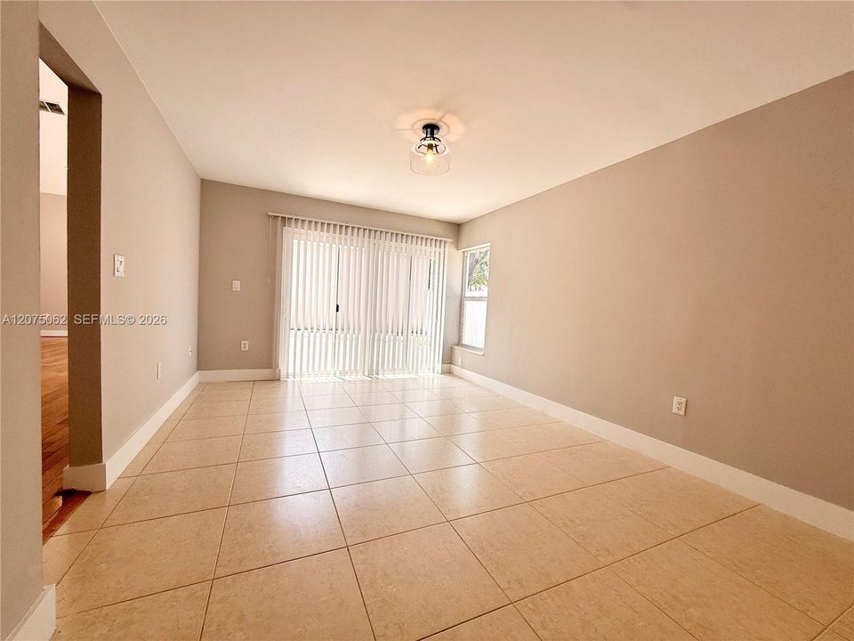 En Venta: $850,000 (3 camas, 2 baños, 1919 Pies cuadrados)