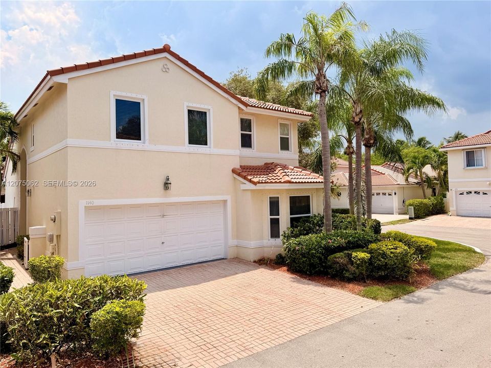 En Venta: $850,000 (3 camas, 2 baños, 1919 Pies cuadrados)