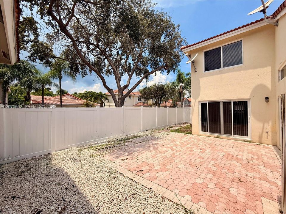 En Venta: $850,000 (3 camas, 2 baños, 1919 Pies cuadrados)