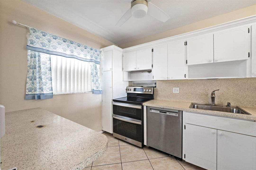 29 Yacht Club Dr 405-2 2