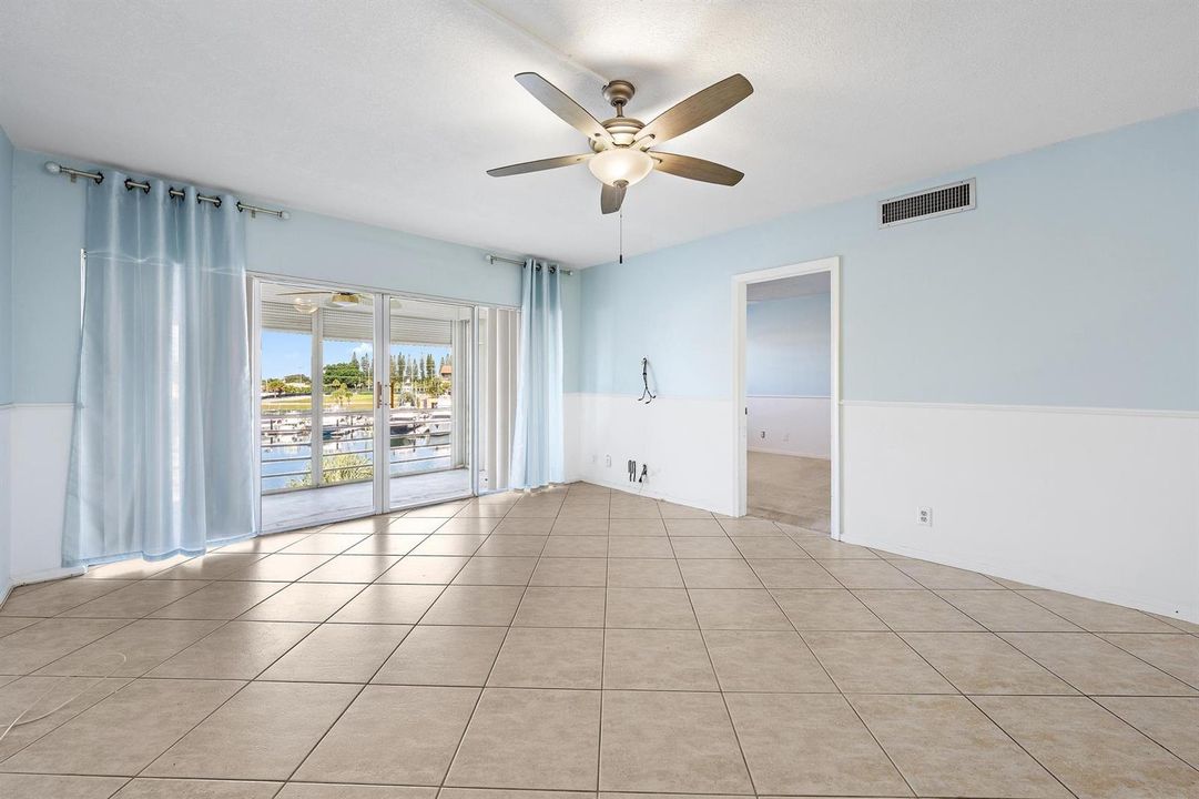 29 Yacht Club Dr 405-6